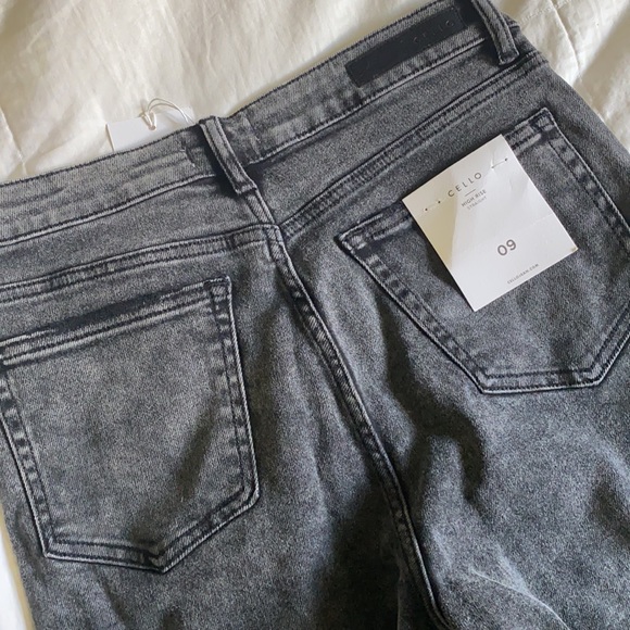 Cade High Rise Jeans - Picture 5 of 5